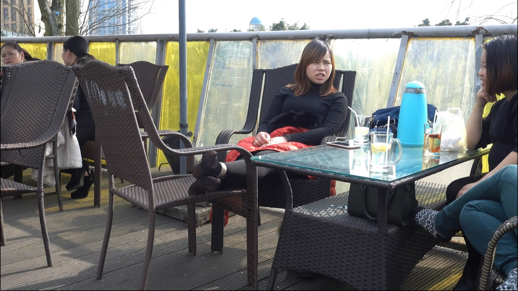 streetsnapnylon[00 00 02][20181205 213444 0]